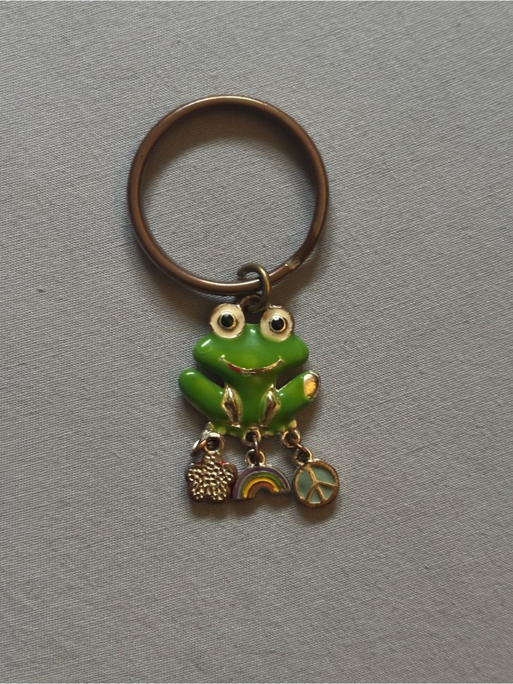 free w/purchase: vintage frog keychain (damage)